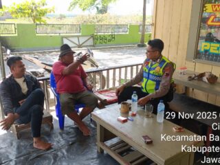 Polsek Banjarharjo Laksanakan Sambang Kamtibmas di Desa Cibendung