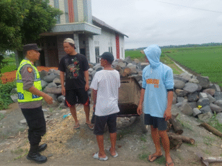 Polsek Wanasari Laksanakan Pembinaan dan Penyuluhan Kamtibmas kepada Warga Desa Glonggong