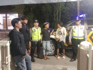 Polsek Wanasari Laksanakan Pembinaan dan Penyuluhan Kamtibmas di Desa Sisalam