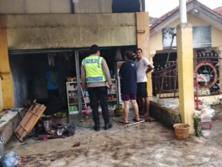Sebuah Kios di Banjarlor Brebes Terbakar, Polisi Olah TKP, Pastikan Penyebab dan Keamanan Lokasi