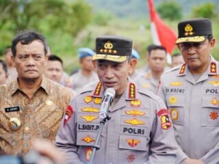 Polri Total Bangun 178 Jembatan, Respons Cepat Perintah Presiden Prabowo   Baca artikel detiknews, "Polri Total Bangun 178 Jembatan, Respons Cepat Perintah Presiden Prabowo