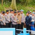 Kapolri Resmikan 19 Jembatan Merah Putih Presisi di Jateng, Perlancar Mobilitas Masyarakat   Baca artikel detiknews, "Kapolri Resmikan 19 Jembatan Merah Putih Presisi di Jateng, Perlancar Mobilitas Masyarakat"