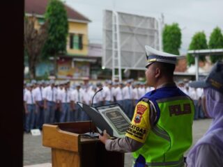 Lewat Upacara Bendera, Kasatlantas Polres Brebes Tanamkan Budaya Tertib Lalu Lintas dalam Ops Keselamatan Candi 2026