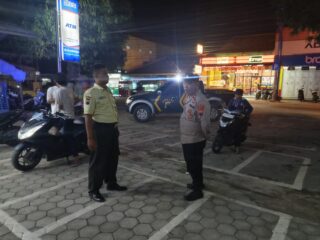 Polsek Jatibarang Tingkatkan Patroli Malam Hari sebagai Upaya Preventif Menjaga Keamanan Lingkungan
