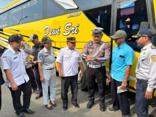 Satlantas Polres Brebes Bersama Forum Lalu Lintas Laksanakan Rampcheck Armada Bus di Terminal Tanjung