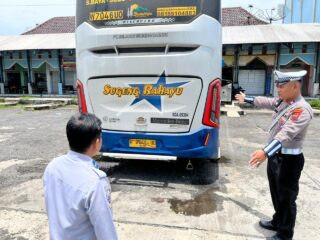 Rampcheck Armada Bus Sugeng Rahayu di Terminal Bumiayu, Satlantas Polres Brebes Bersama Forum Lalu Lintas Tekan Fatalitas Kecelakaan