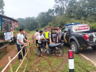 Kapolsek Salem Pimpin Patroli Sore Ngabuburit, Antisipasi Balap Liar dan Perang Sarung