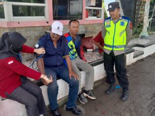 Satgas Dokkes Polres Brebes Laksanakan Pemeriksaan Kesehatan Personel di Pantai Randusanga Indah Brebes