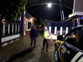 Wujud Kehadiran Polri di Tengah Masyarakat, Polsek Brebes Gelar Patroli Malam di Jam Rawan