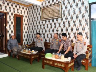 Perkuat Sinergitas, Kapolres Brebes Silaturahmi ke Ponpes Matholiul Hikmah Bumiayu